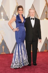 040-ridley-scott-giannina-facio-oscars-2016-red-carpet