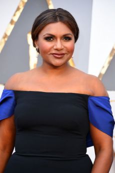 009-oscars-2016-mindy-kaling-spolocenske-ucesy