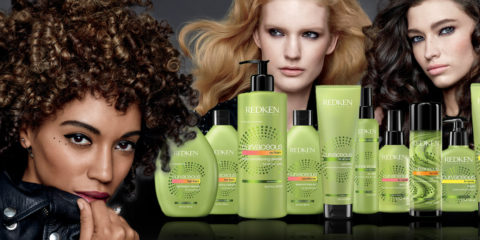 Redken vyzýva všetky kučeravé krásky k rebélii. Zahoďte žehličky na vlasy a ukážte svoje kučeravé vlasy v plnej kráse s kozmetikou Curvaceous.