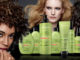 Redken vyzýva všetky kučeravé krásky k rebélii. Zahoďte žehličky na vlasy a ukážte svoje kučeravé vlasy v plnej kráse s kozmetikou Curvaceous.